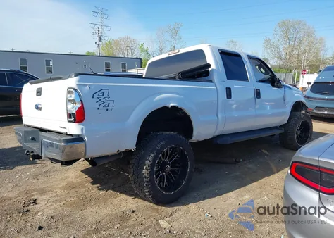 2015 Ford F-250 Xlt z USA, uszkodzony, nr VIN 1FT7W2B62FED60120